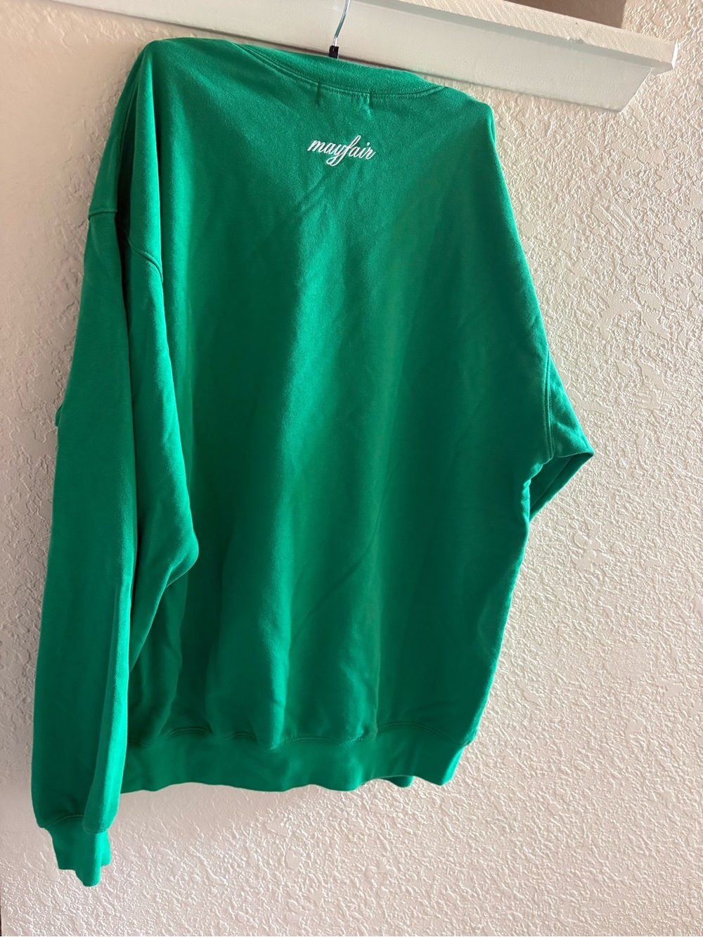 Green Mayfair 'Fall in Love with Life' Women's Sweatshirt - Picture 4 of 6